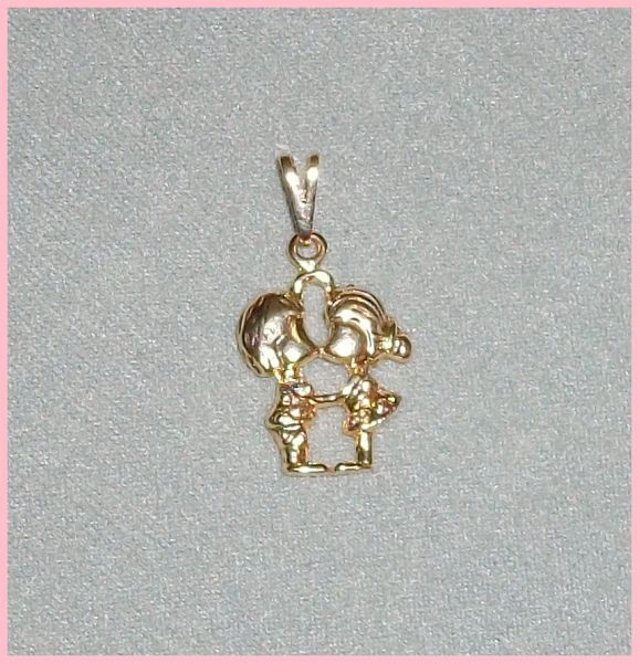 Pingente Dourado Casal